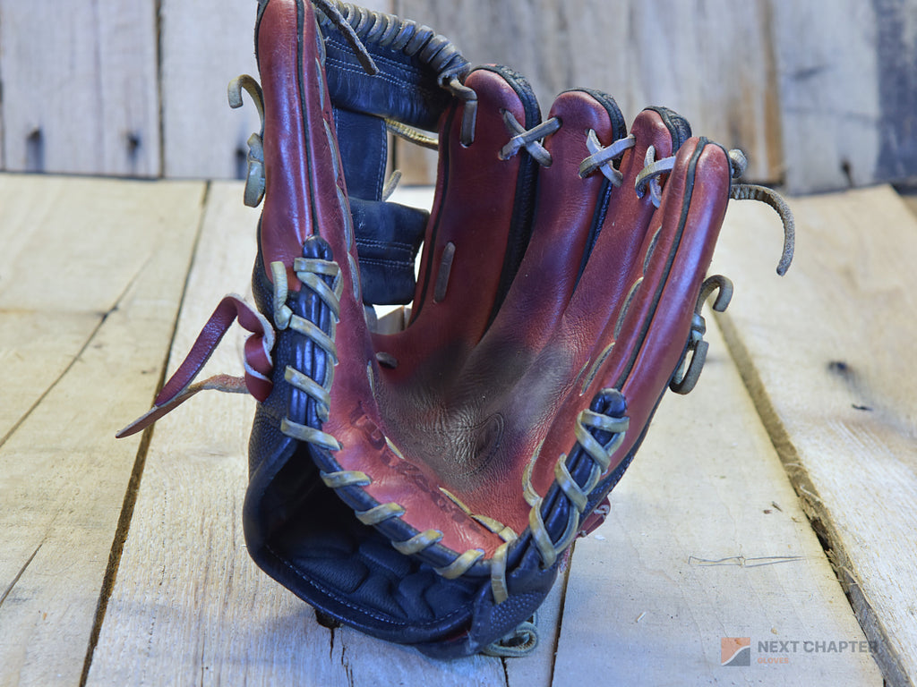 Wilson A2000 1786 11.5" RHT Baseball Glove