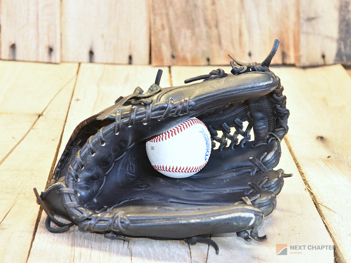 Wilson A2000 1786 11.75" RHT Baseball Glove