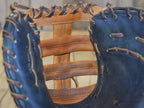 Wilson A2000 A2800 13" RHT 1B Mitt