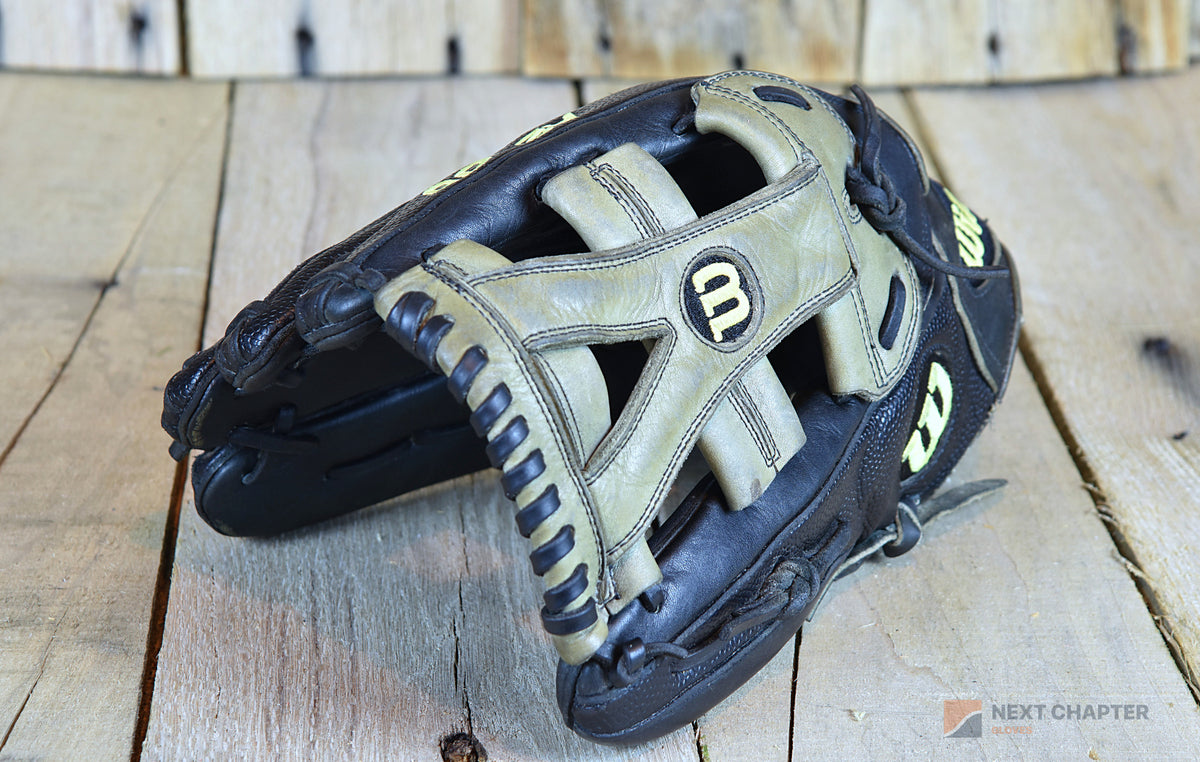 Wilson A2000 Y LHT Outfielders Glove