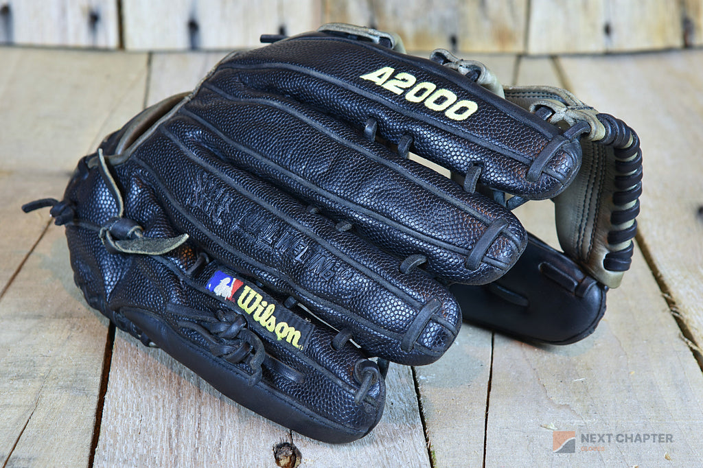Wilson A2000 Y LHT Outfielders Glove
