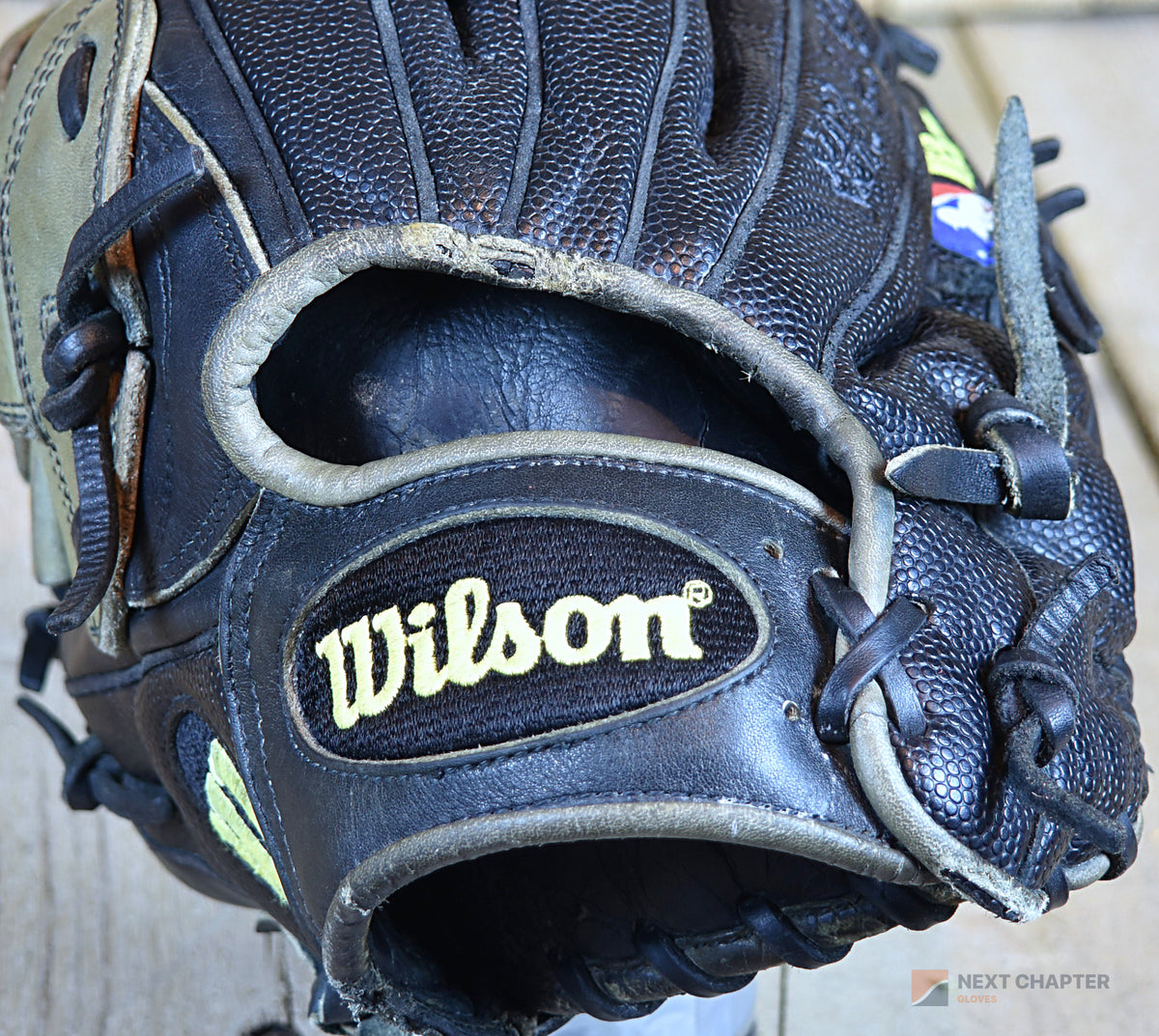 Wilson A2000 Y LHT Outfielders Glove