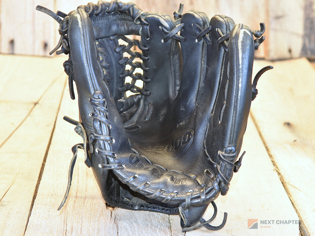 Wilson A2000 1786 11.75" RHT Baseball Glove