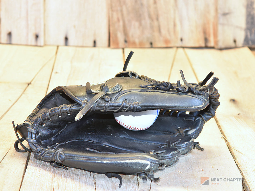 Wilson A2000 1786 11.75" RHT Baseball Glove