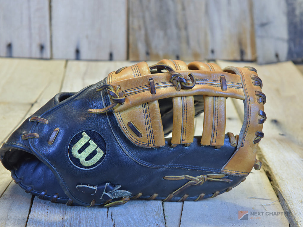 Wilson A2000 A2800 13" RHT 1B Mitt
