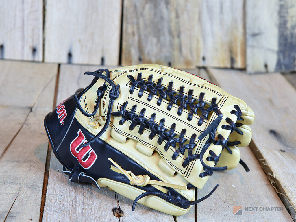 Wilson A2000 D33 11.75" RHT Baseball Glove