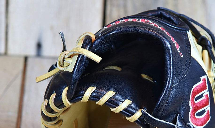 Wilson A2000 D33 11.75" RHT Baseball Glove