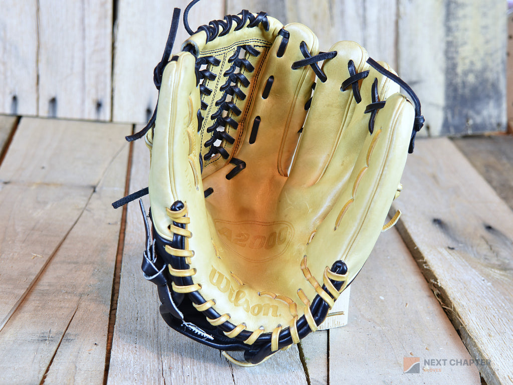 Wilson A2000 D33 11.75" RHT Baseball Glove