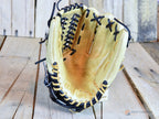 Wilson A2000 D33 11.75" RHT Baseball Glove