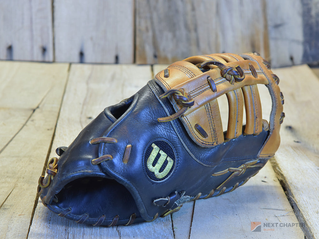 Wilson A2000 A2800 13" RHT 1B Mitt